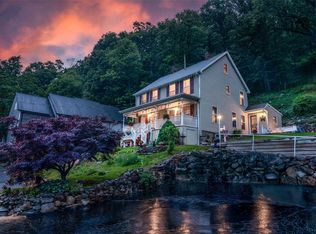 8 Jevens Rd, Highland Falls, NY 10928