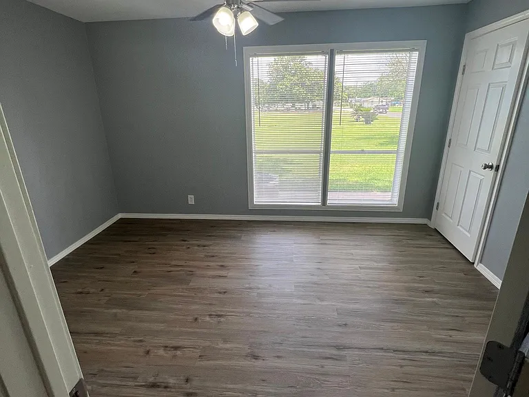 525 E Caney St #B — Photo 33
