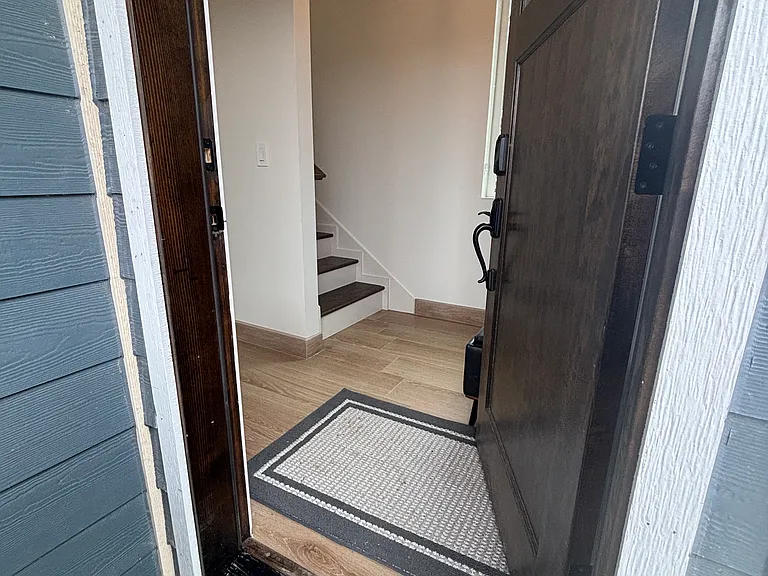 9105 2nd Ave NE — Photo 3