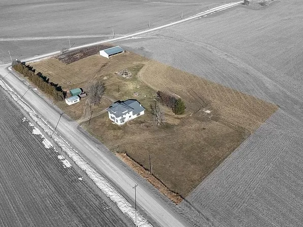 208 Indian Ave, Mechanicsville, IA 52306