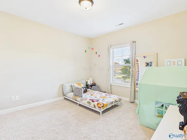 148 Kelso Blvd — Photo 17