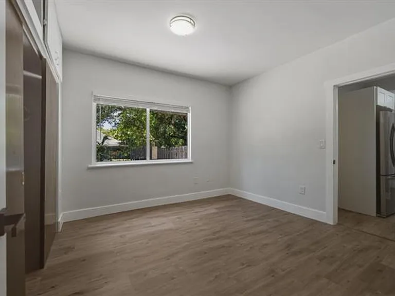 12980 NE 10th Ave #12980 — Photo 16