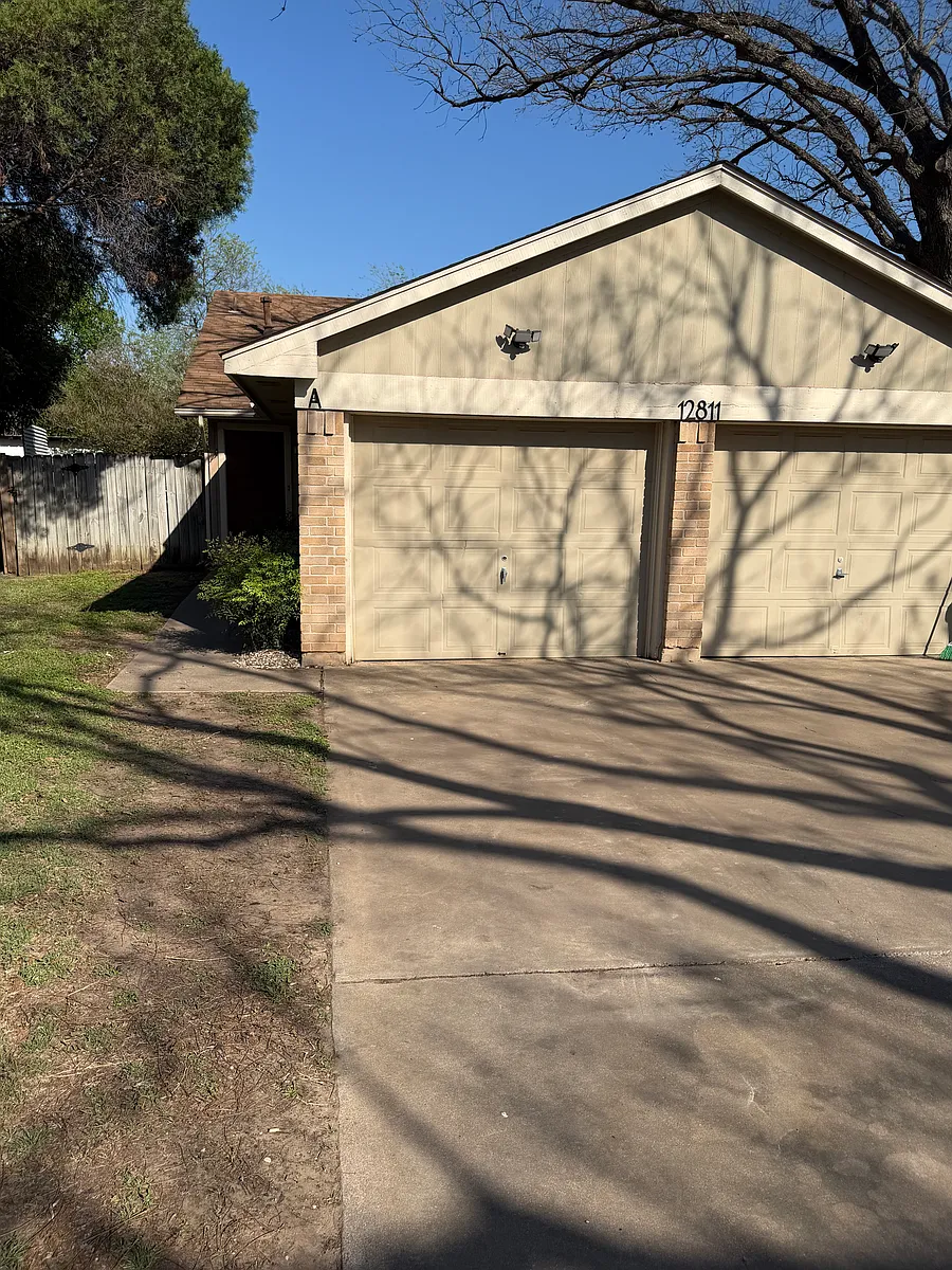 Building Photo - 12811 Hymeadow Dr #A