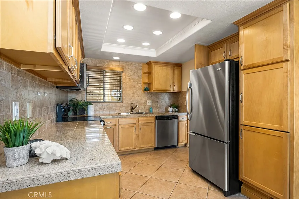 2 bed, 1057 sqft, $2,750 — Photo 3