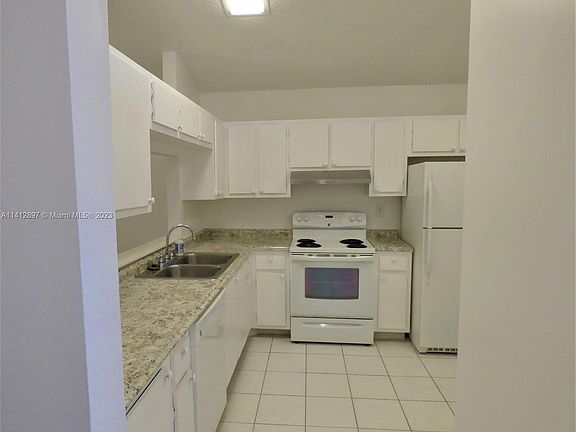 5th image of 3709 Marlberry Ln