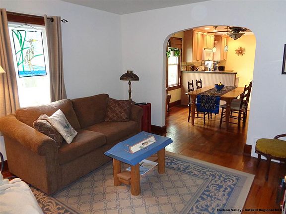 4th image of 5 Wilkin Ave