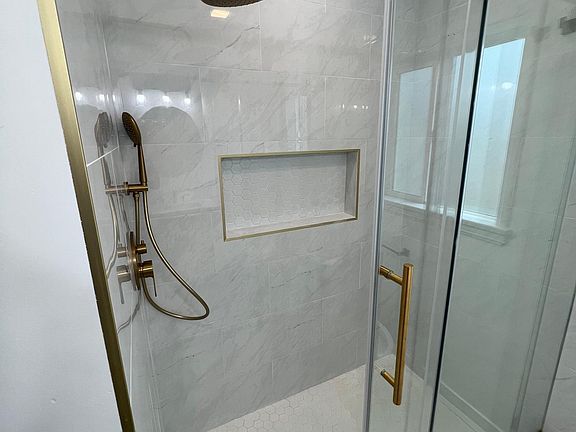 4th image of 1039 W Glenoaks Blvd #1039