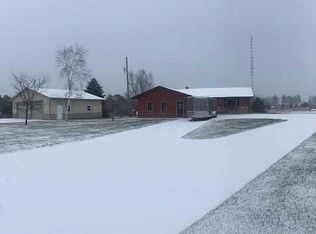 6852 Lakeshore Rd N, Palms, MI 48465