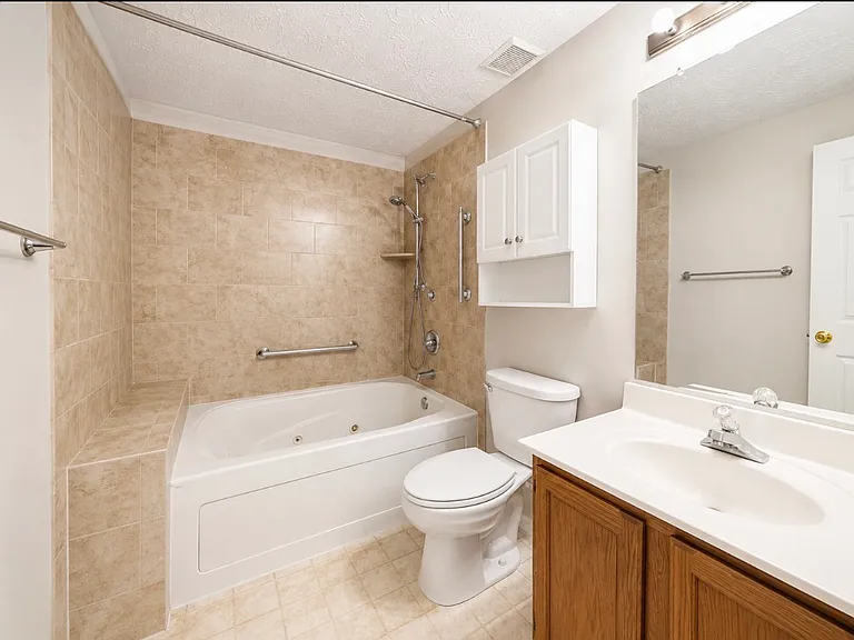 6412 Autumn Gold Ct — Photo 18