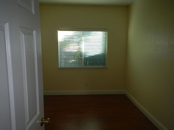 5th image of 471 Slocum Dr