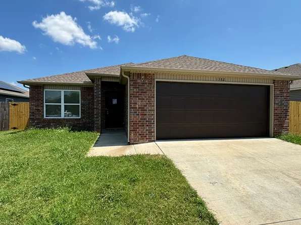1382 S Scissortail Ln, Fayetteville, AR 72701