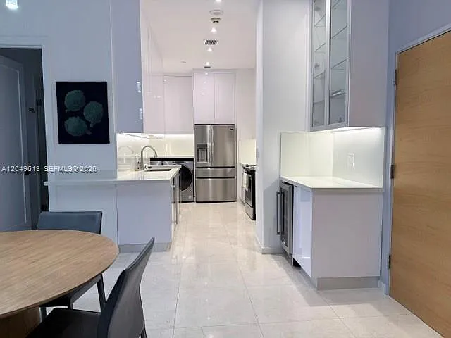 881 Ocean Dr #L2 — Photo 10