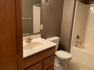 855 Blue Sky Dr APT 102, North Liberty, IA 52317