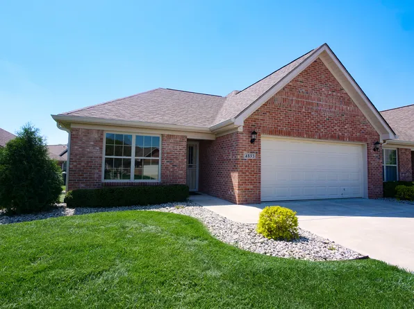 4893 W Harrisburg Ct, New Palestine, IN 46163