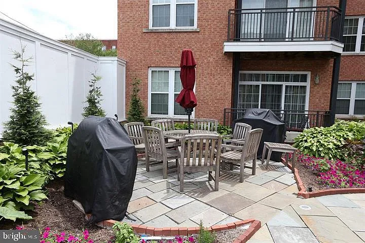 1451 Belmont St NW #212 — Photo 27