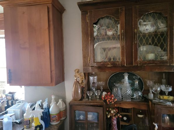 albuquerque-new-mexico-447359645 picture