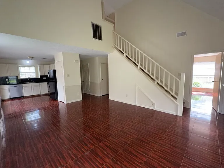 1527 Lazy Spring Dr — Photo 5
