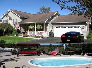 240 Matthew Dr, New Oxford, PA 17350