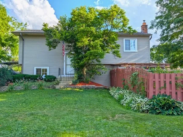 580 Mesa Verde Ct, Carol Stream, IL 60188