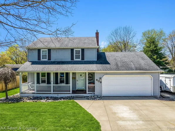 608 Somerset Dr, Flushing, MI 48433