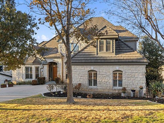 2nd image of 6600 W Courtyard Dr