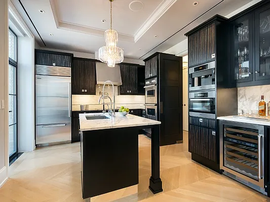 Sold by Sotheby's International Realty | media 4