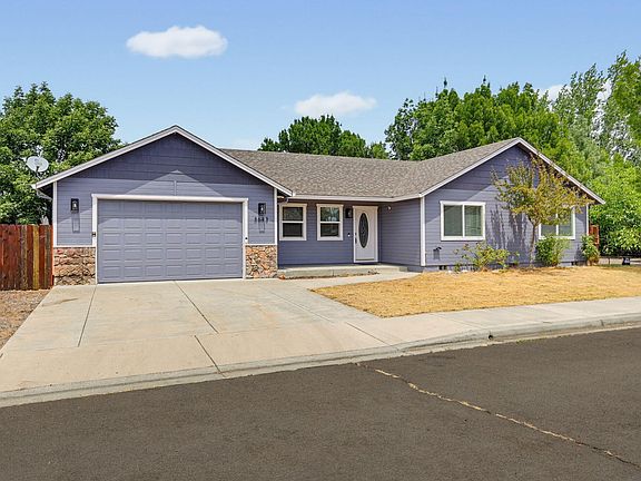2nd image of 3643 Amelia Way
