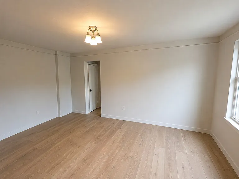 84 A02howe St #A02 — Photo 3