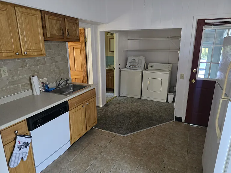 185 Ford Ave #1 — Photo 10
