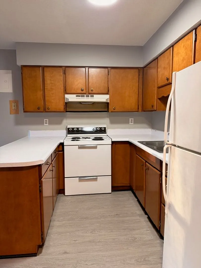 949 N Kelly Street — Photo 3
