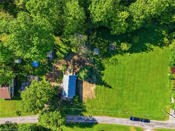 525 Avalon Ln, Norfolk County, ON N3Y 4K2