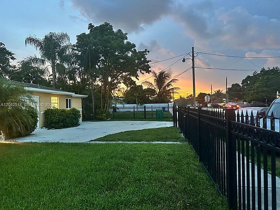 5th image of 1270 NW 111th St #0
