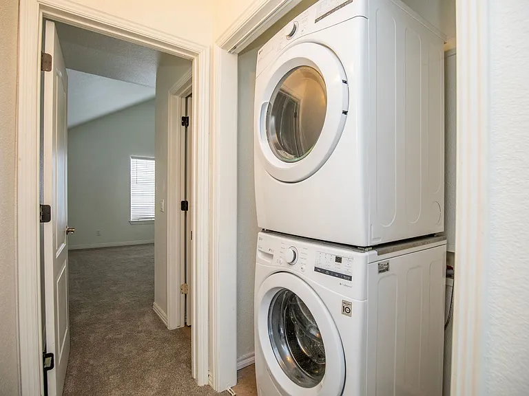 786 W Breeze Cv — Photo 16