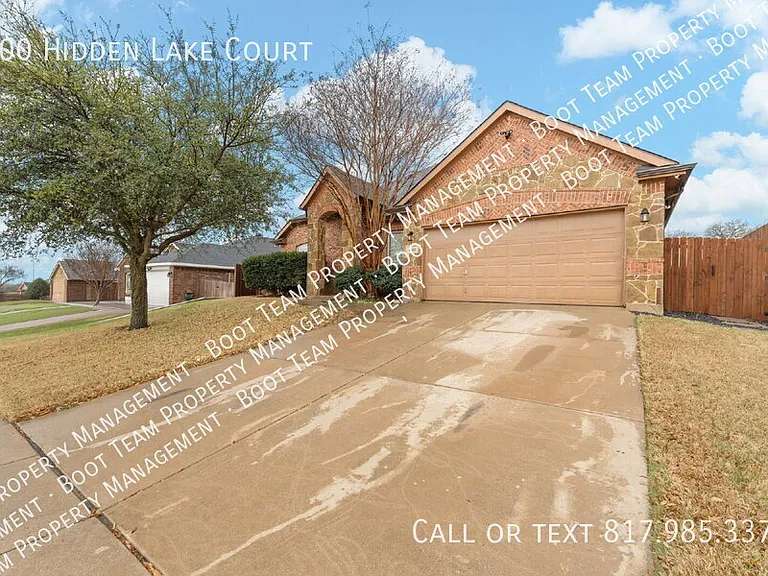 400 Hidden Lake Ct — Photo 3