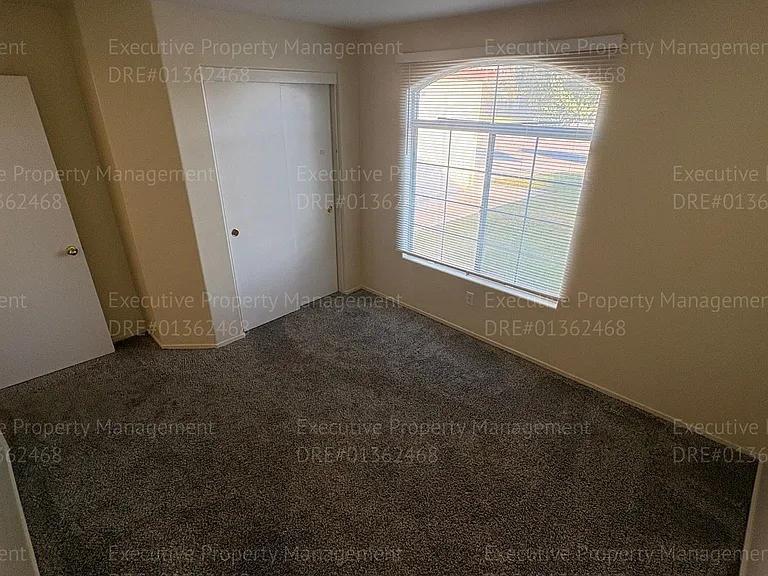 524 Sunset Meadow Ln — Photo 33