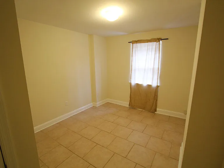 1632 Montrose St #1 — Photo 2
