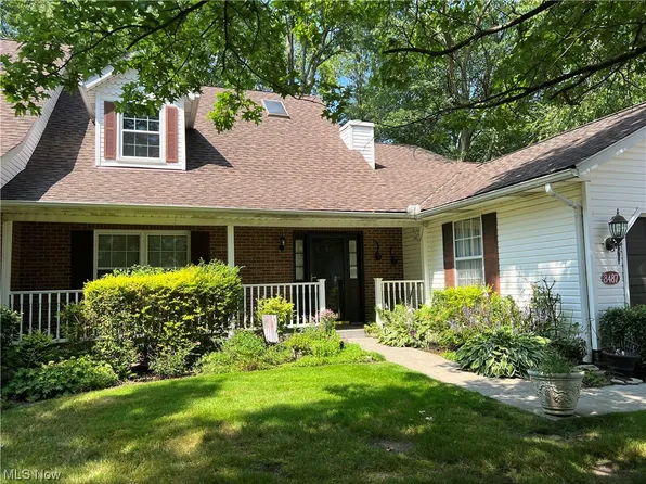 8487 Tiffin Ct #3-B, Mentor, OH 44060