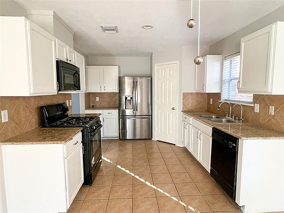 3rd image of 2511 Marble Manor Ln