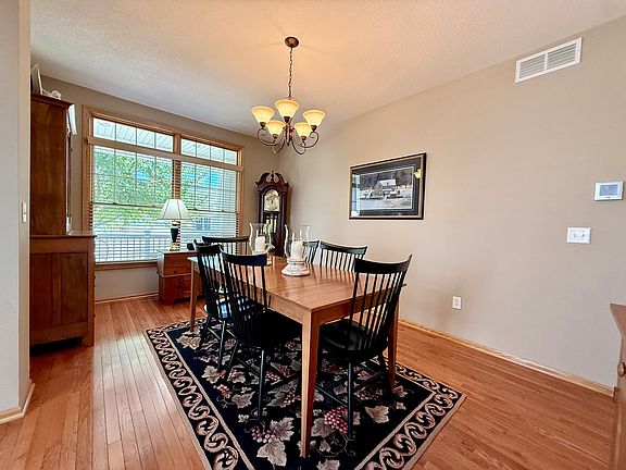 5th image of 8336 Boulder Dr