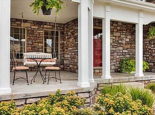 4002 158th St, Urbandale, IA 50323