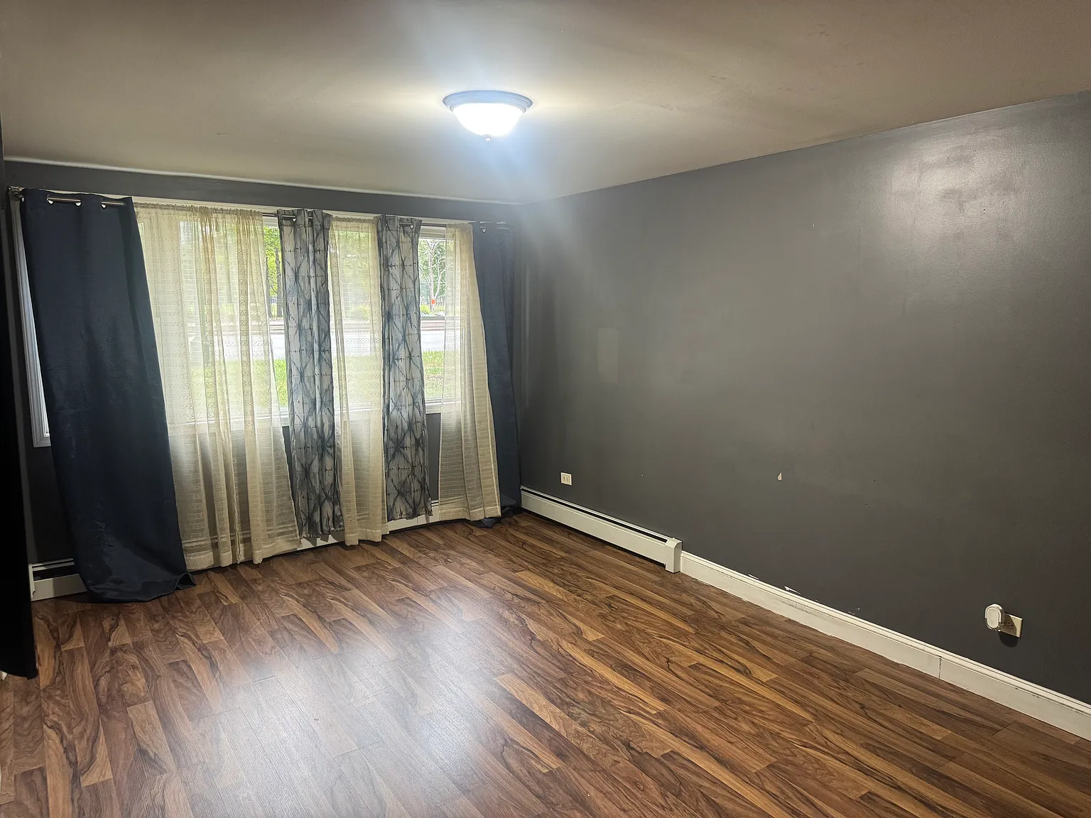 2 bed, 900 sqft, $1,600 — Photo 4