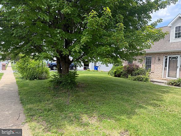 4th image of 349 Carolle St