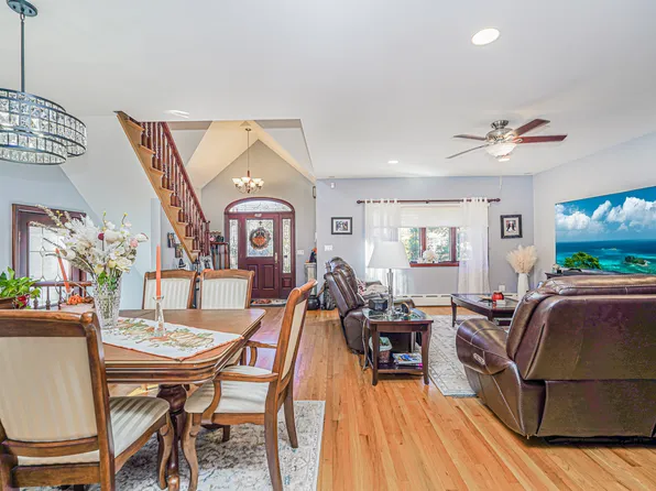 174 Barbara Street image 8 of 37