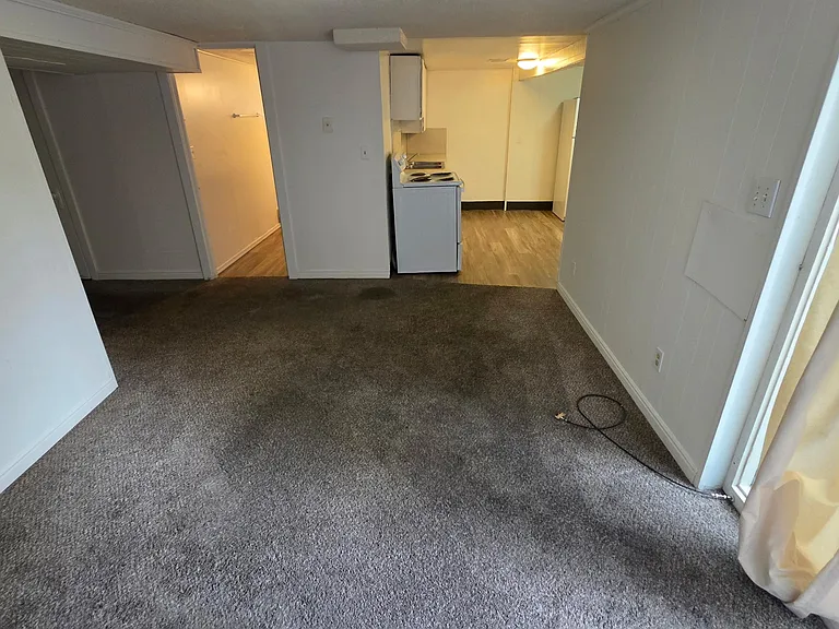 953 E Logan Ave #B — Photo 9