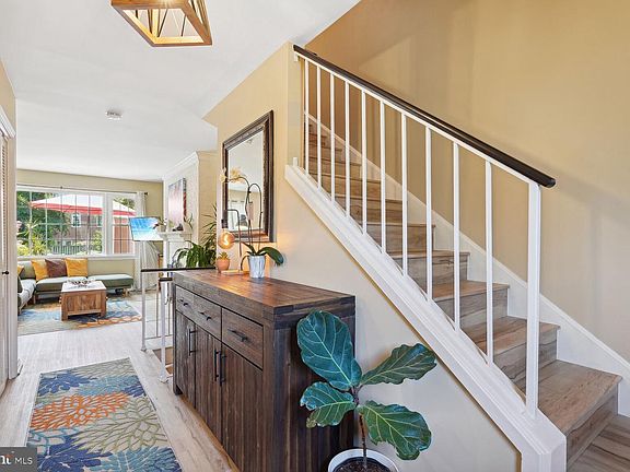 2nd image of 6072 Hardwick Pl