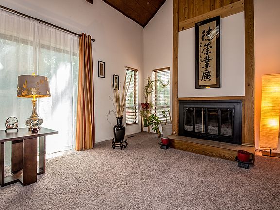 5th image of 1211 Belle Meade Pl