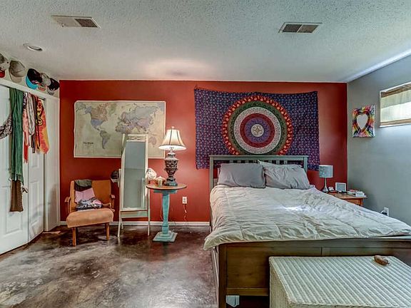 3rd image of 3990 Grahamdale Cir #3990C
