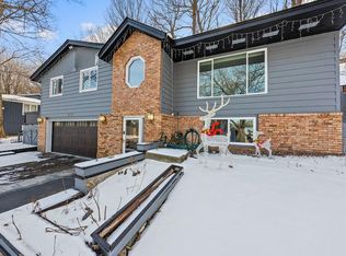 2713 Brookview Dr, Burnsville, MN 55337
