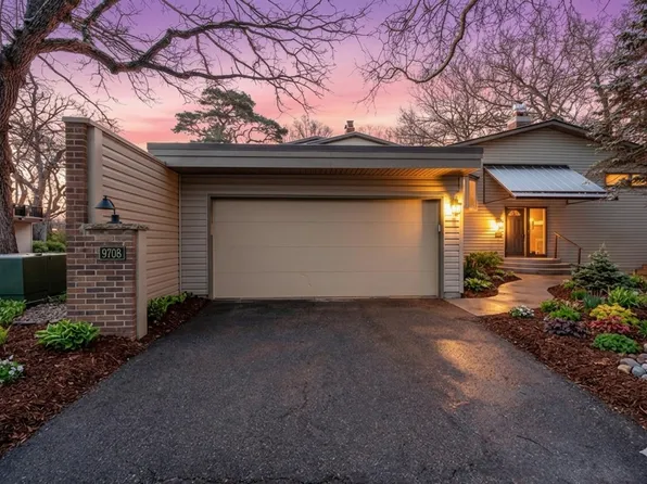9708 Mill Creek Dr, Eden Prairie, MN 55347