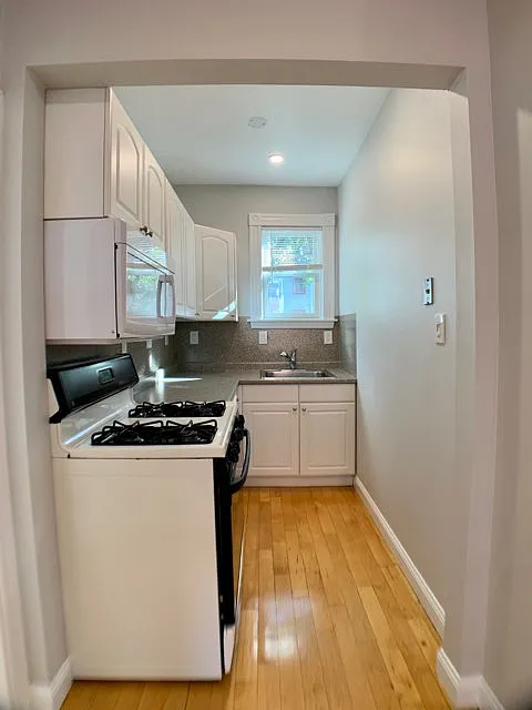 Building Photo - 30R Forbes St #2